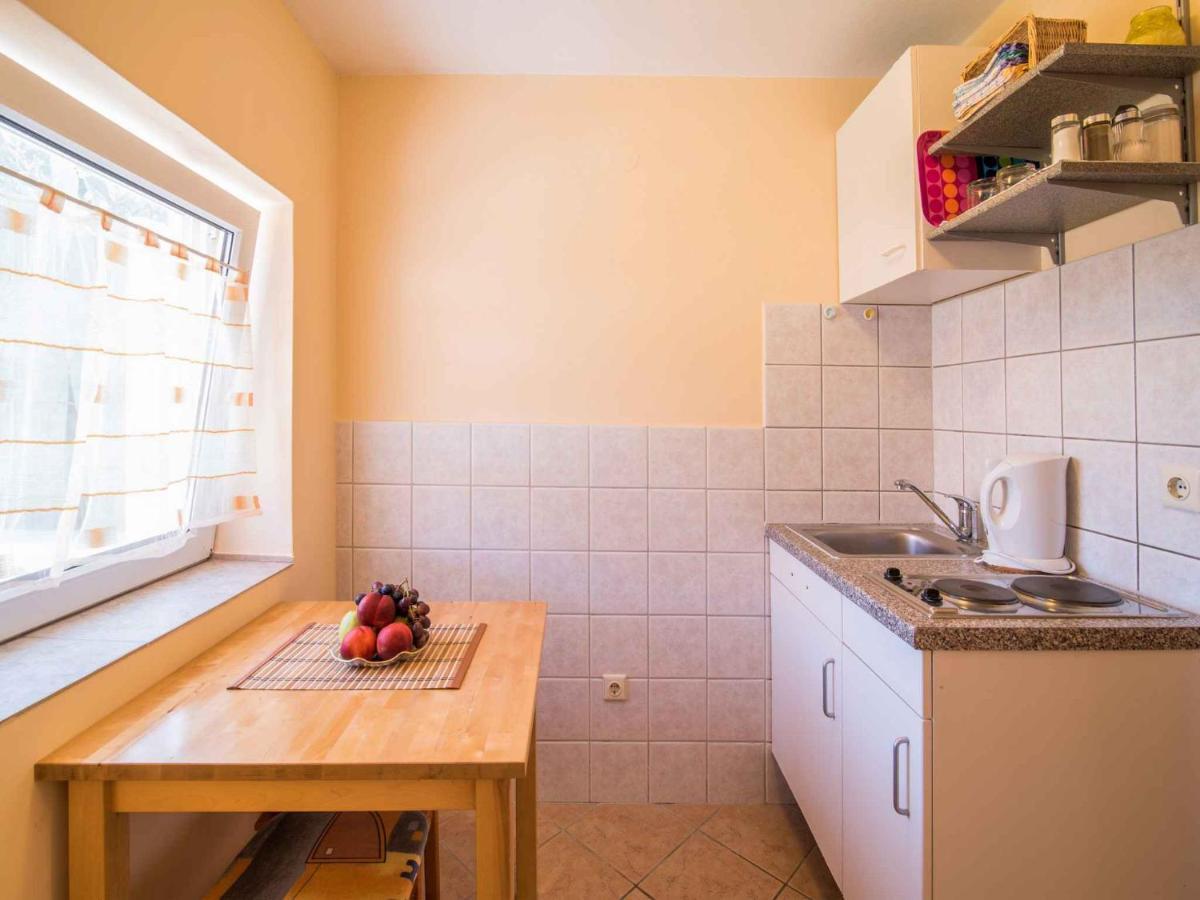 Apartment In Vrbnik/Insel Krk 13614 Exteriör bild